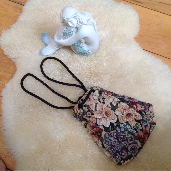 Bag - Picture 1 of 6